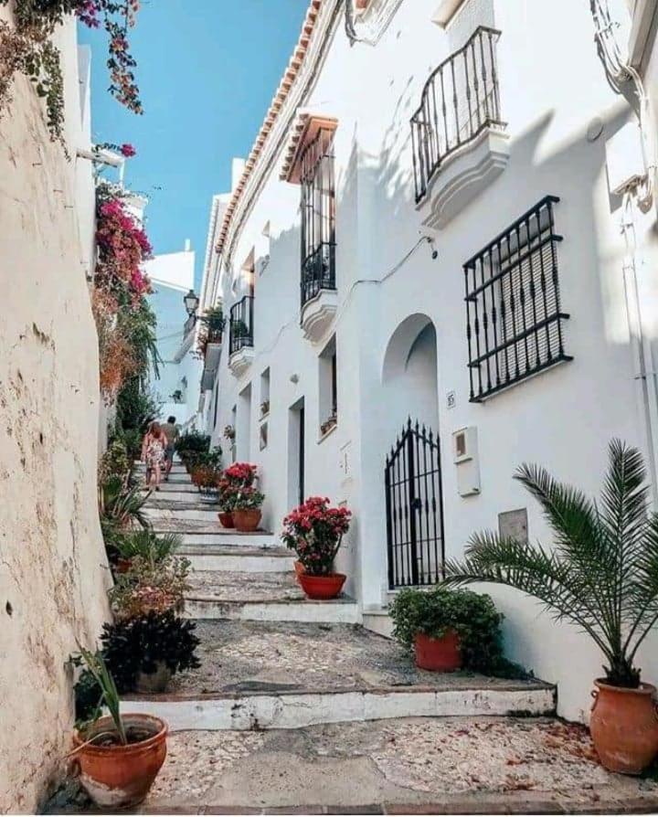 Beautiful Apartment In Duquesa Suites And Gardens Castillo de Sabinillas Exterior photo